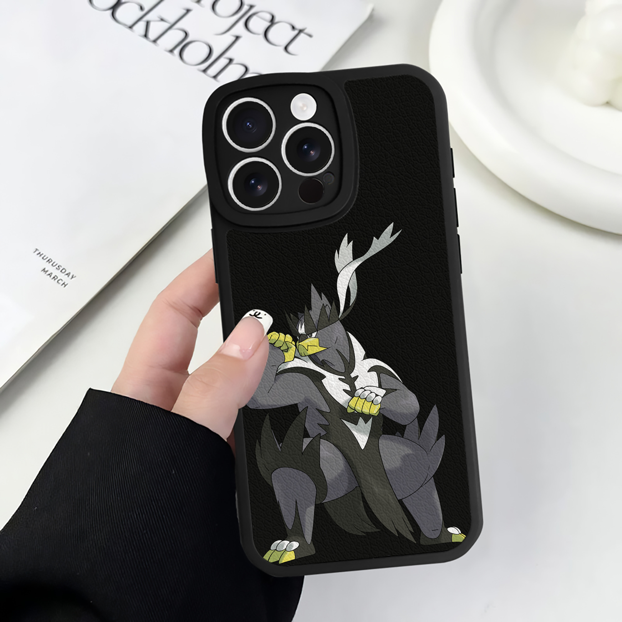 （画像用） ポケットモンスター Pokémon 【iPhone 16シリーズ対応】シリコンスマホケース（レザー調） 材質：シリコン